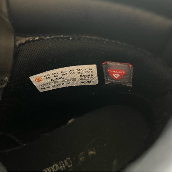 Black Timberlands - Picture 7 of 8